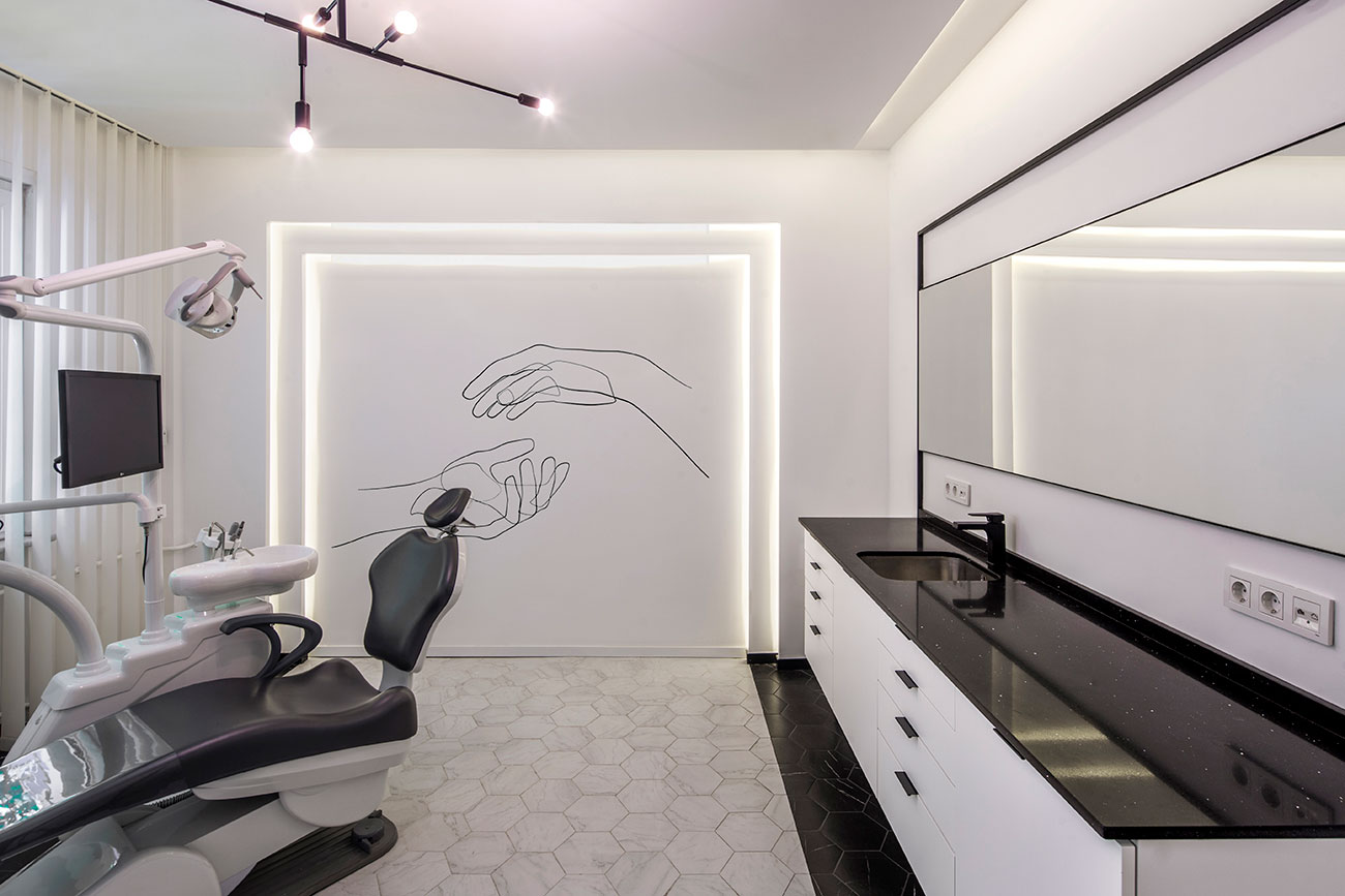 mob-Cihangir-Clinic-11-interior-wall-art-niche-dental-box